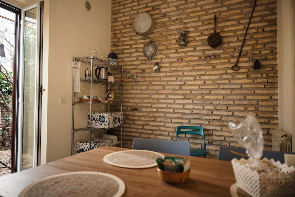 Two-Room Apt. Under The Aqueduct'S Arch In Pigneto Rome Exterior photo